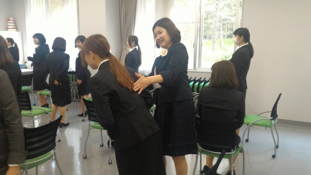 白石先生の厳しい?やさしい?お辞儀の指導