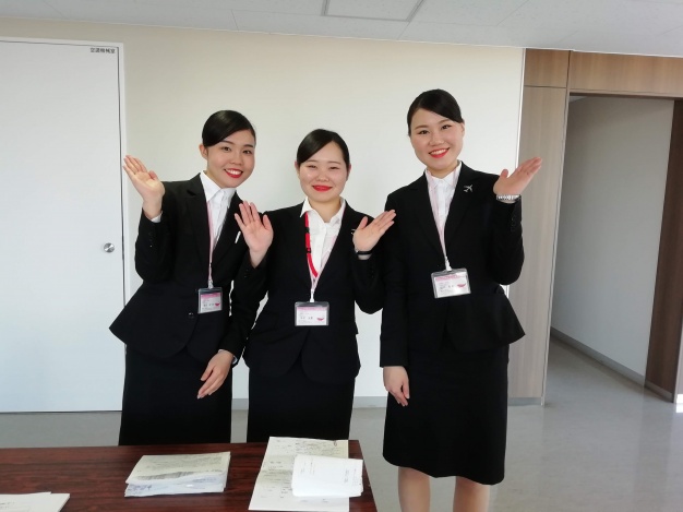 受付の2年生スタッフ
