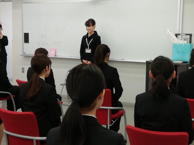 笑いの絶えない(?)森川先生のクラス