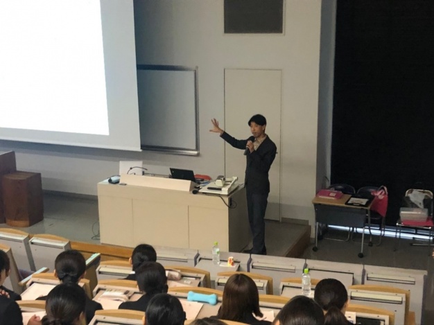 欧州系航空会社客室乗務員
山本泰司様